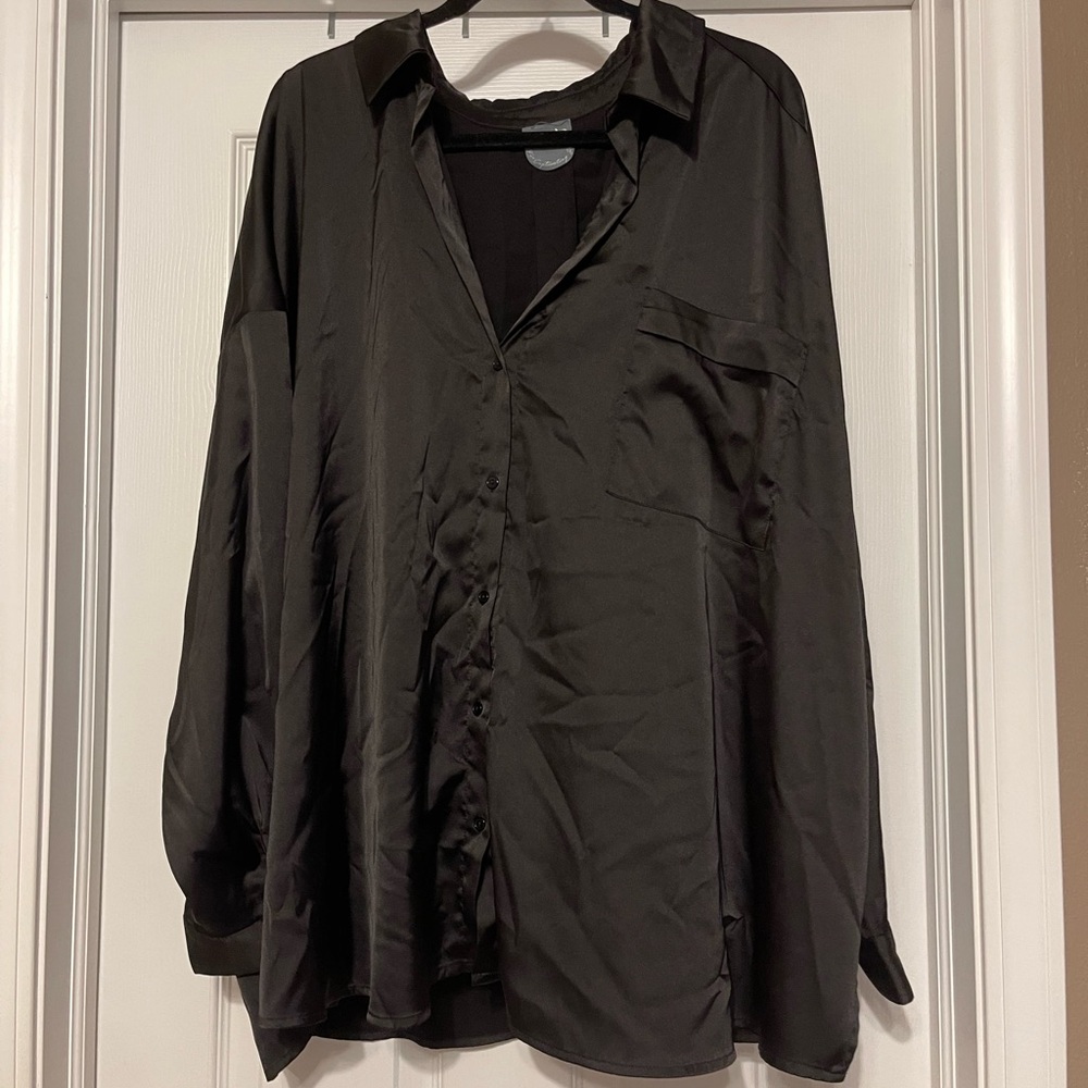ARULA Black Button Down Shirt